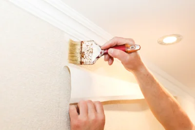Pose de papier peint à Saint-Maudez — revêtements muraux et toiles de verre